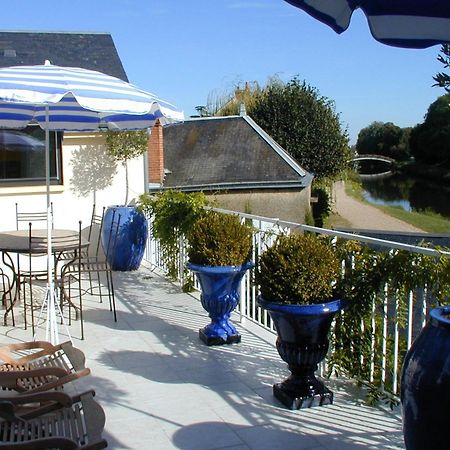 Residence Hoteliere La Marine Combleux Exteriör bild