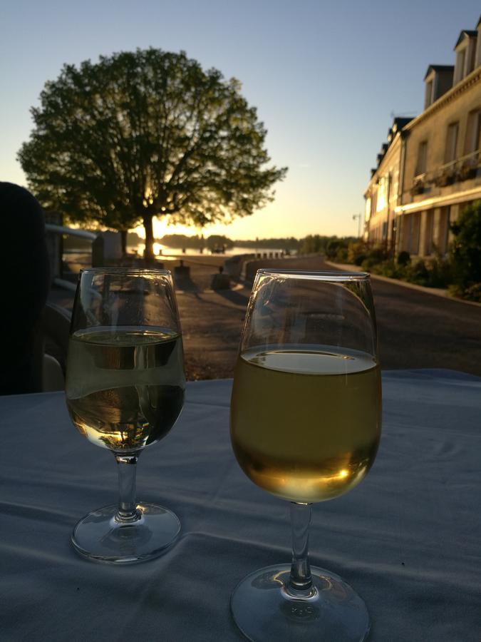 Residence Hoteliere La Marine Combleux Exteriör bild