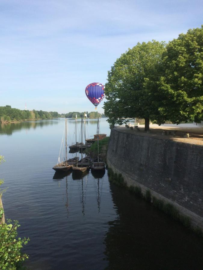 Residence Hoteliere La Marine Combleux Exteriör bild